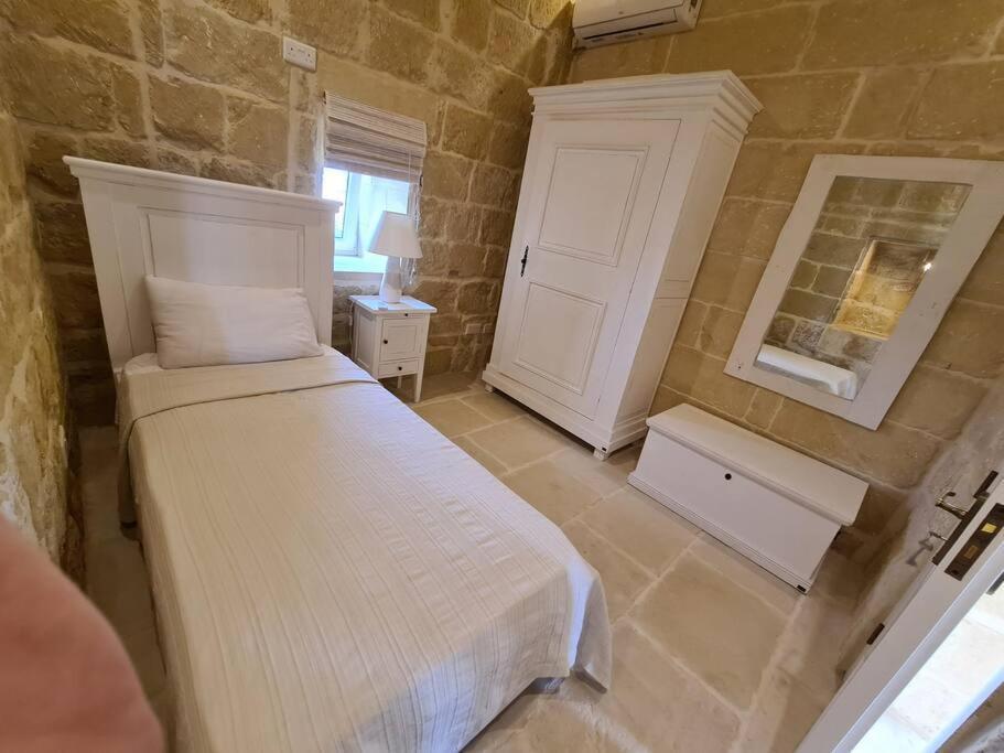Farmhouse Villa With Large Pool And Garden In Gozo อาร์บ ภายนอก รูปภาพ